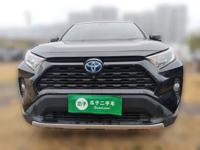 Toyota RAV4 — Фото автомобиля 2