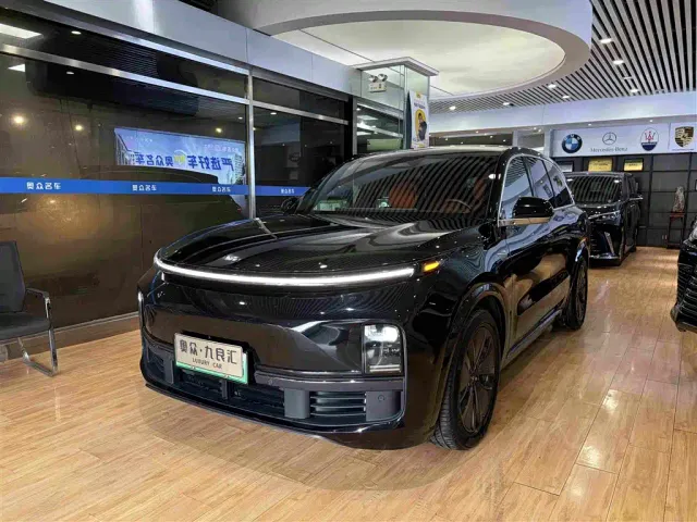 Li Auto L8 — Фото автомобиля 3