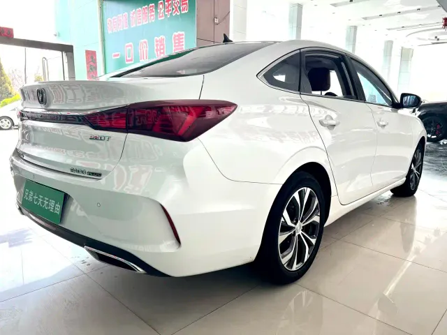 Changan Eado — Фото автомобиля 7