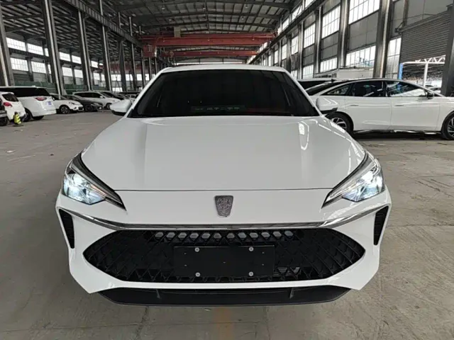 Roewe i5 — Фото автомобиля 2