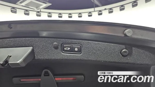 Hyundai Grandeur Новый Grandeur IG 3.0 LPi (Для маломобильных пассажиров) — Фото автомобиля 16