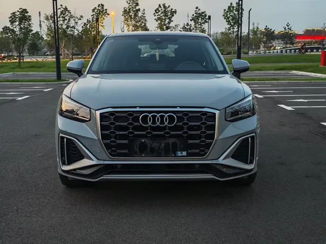Audi Q2L — Фото автомобиля 2