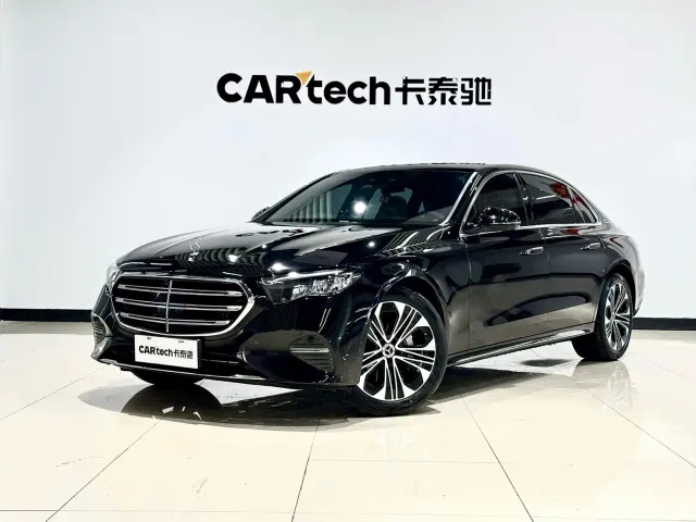 Mercedes-Benz E-Class — Фото автомобиля 3