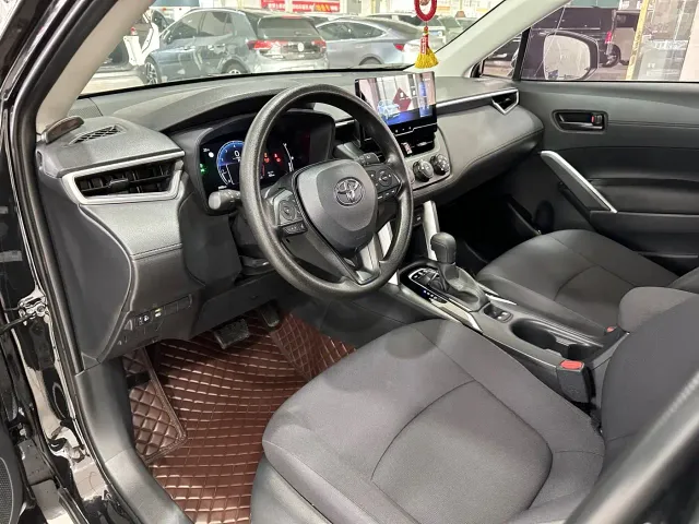 Toyota Corolla Cross — Фото автомобиля 6