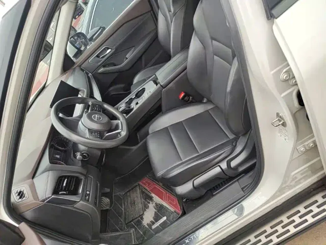 Nissan X-Trail — Фото автомобиля 14