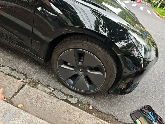 Tesla Model 3 — Фото автомобиля 8