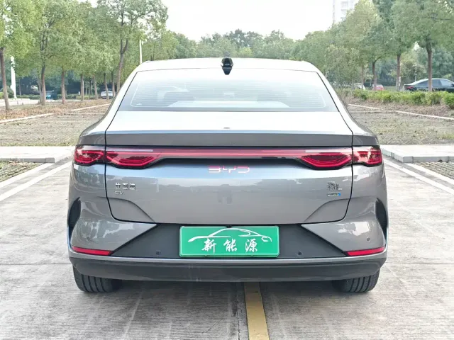 BYD Qin L — Фото автомобиля 9