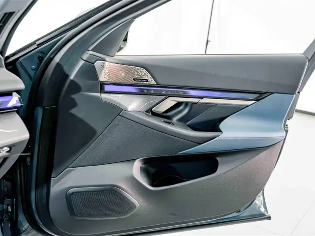 BMW i5 — Фото автомобиля 15