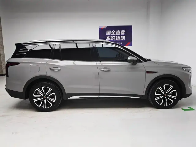 Hongqi HS7 — Фото автомобиля 7