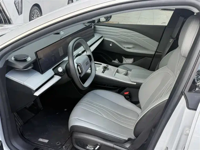 Geely Galaxy E8 — Фото автомобиля 6