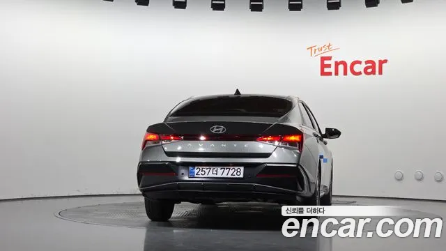 Hyundai Avante — Фото автомобиля 4