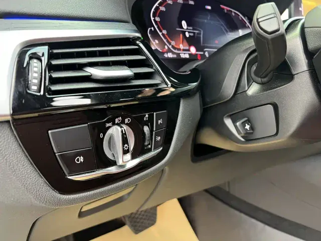 BMW 5 Series — Фото автомобиля 23