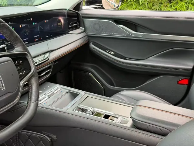 Lincoln Z — Фото автомобиля 10