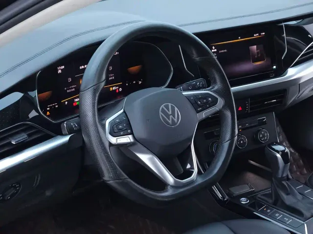 Volkswagen Passat — Фото автомобиля 15
