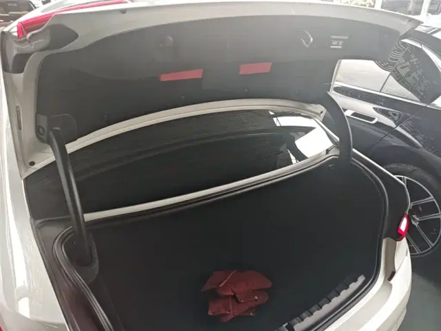 BMW 3 Series — Фото автомобиля 18