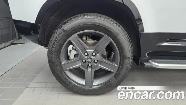 Land Rover Defender Defender (L663) 110 P300 X-Dynamic SE — Фото автомобиля 5