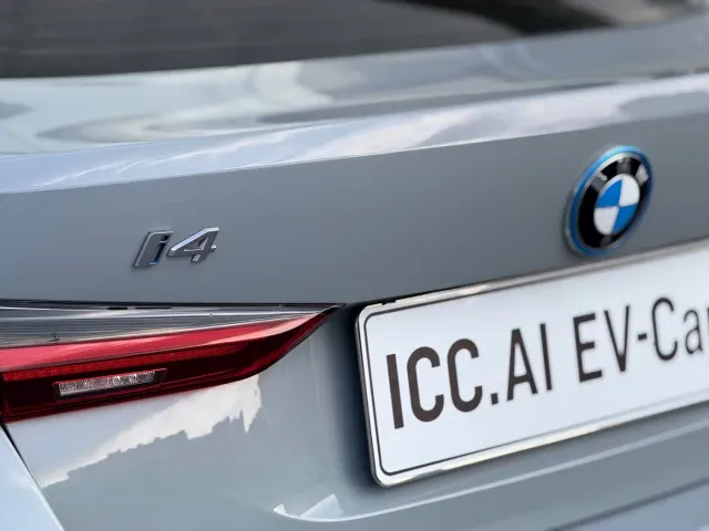 BMW i4 — Фото автомобиля 13