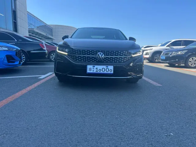 Volkswagen Passat — Фото автомобиля 2