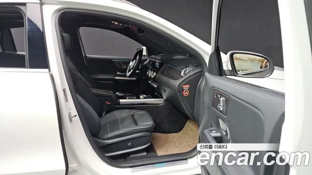 Mercedes-Benz EQA — Фото автомобиля 17