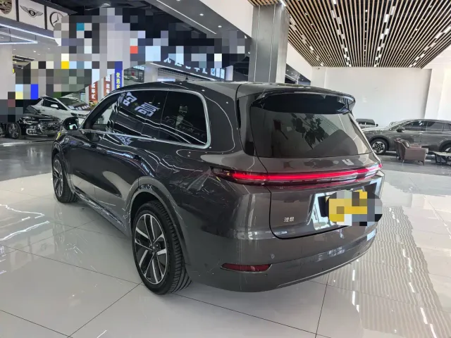 Li Auto L9 — Фото автомобиля 17