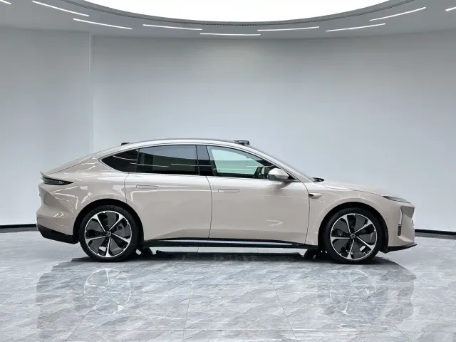 Nio ET5 — Фото автомобиля 7