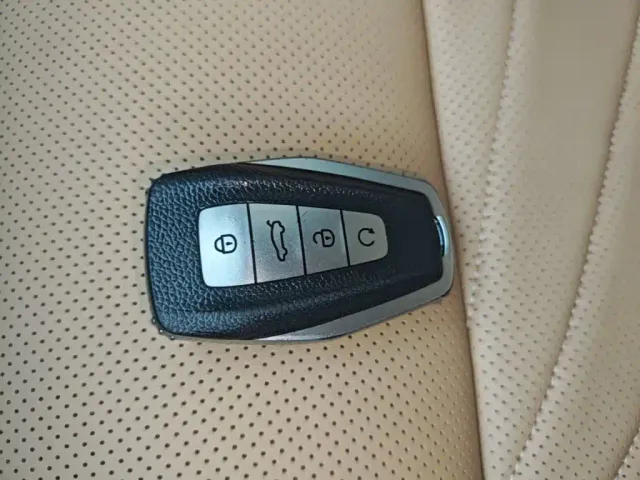 Geely Boyue L — Фото автомобиля 8