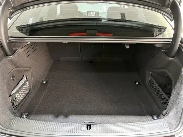 Audi A4L — Фото автомобиля 9