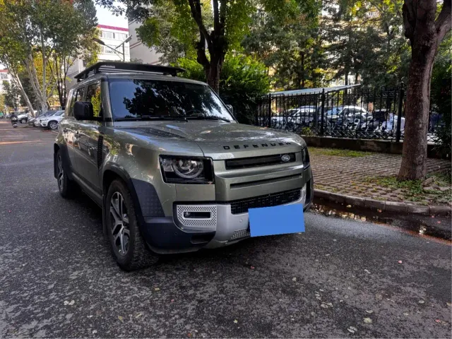Land Rover Defender — Фото автомобиля 3