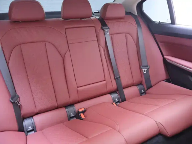 BMW 3 Series — Фото автомобиля 23
