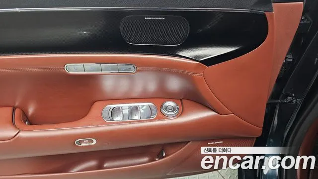Genesis G90 Бензин 3.5 турбо AWD — Фото автомобиля 26