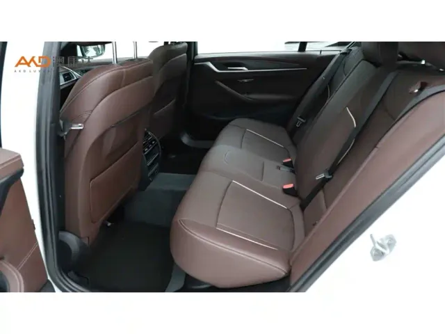 BMW 5 Series — Фото автомобиля 7