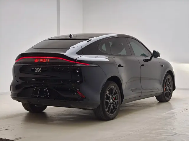IM Motors LS6 — Фото автомобиля 10