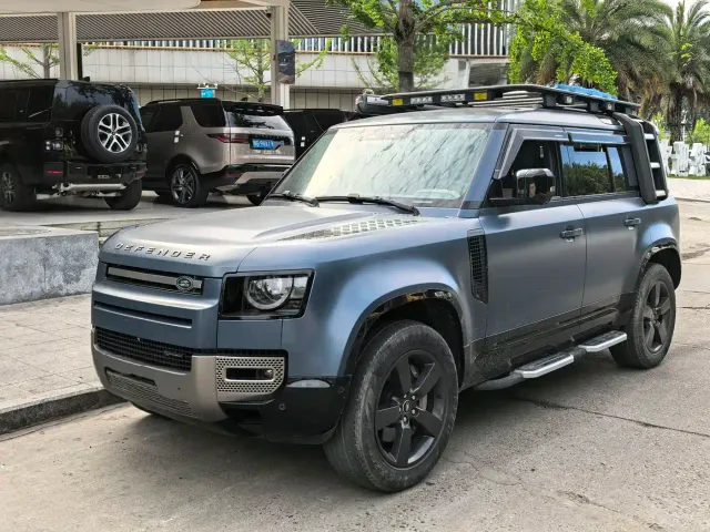 Фотография автомобиля — Land Rover Defender