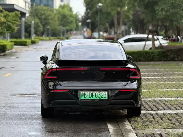 Xpeng P7+ — Фото автомобиля 5