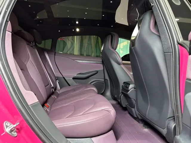 Xiaomi SU7 — Фото автомобиля 15