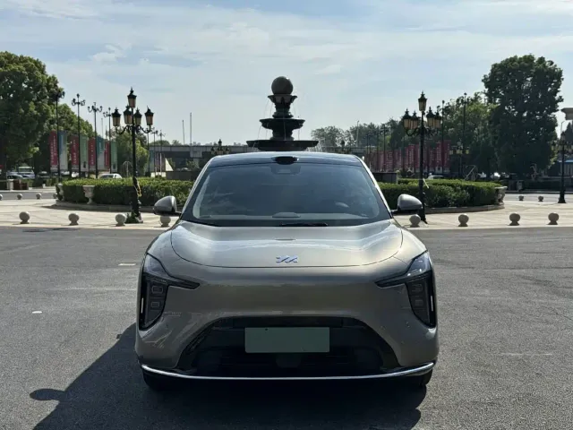 IM Motors LS6 — Фото автомобиля 2