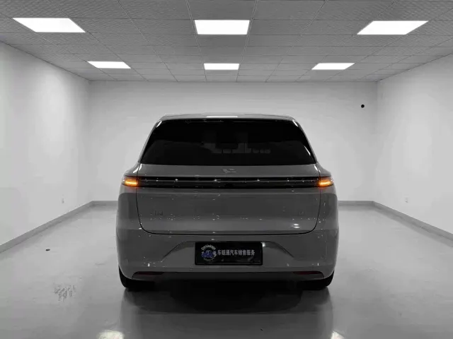 Li Auto L6 — Фото автомобиля 20
