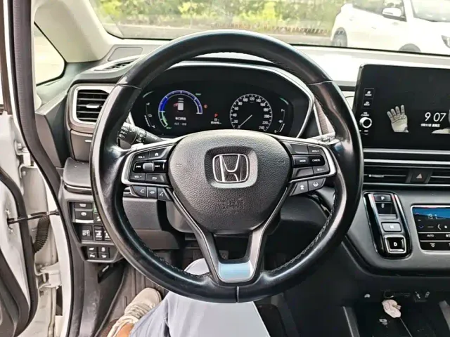 Honda Odyssey — Фото автомобиля 10