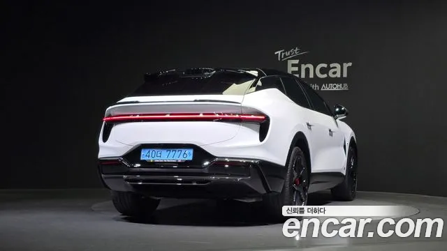 Lotus Eletre — Фото автомобиля 4