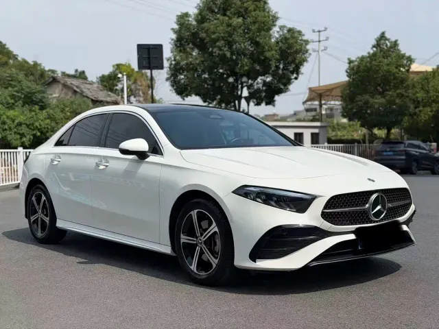Mercedes-Benz A-Class — Фото автомобиля 3