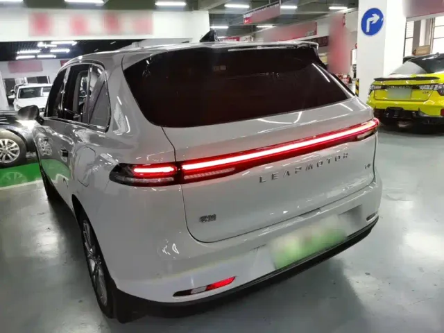 Leapmotor C10 — Фото автомобиля 4
