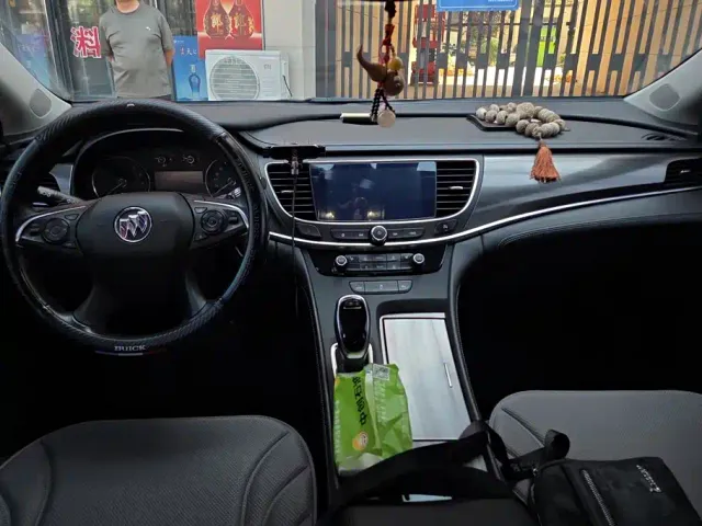 Buick LaCrosse — Фото автомобиля 12