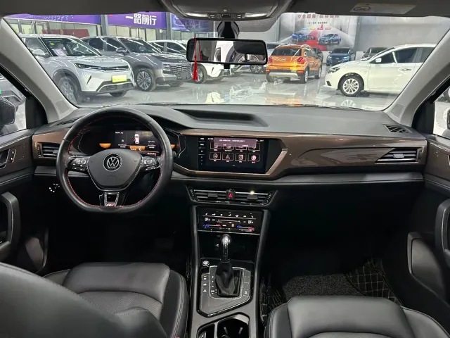 Volkswagen Tharu — Фото автомобиля 7