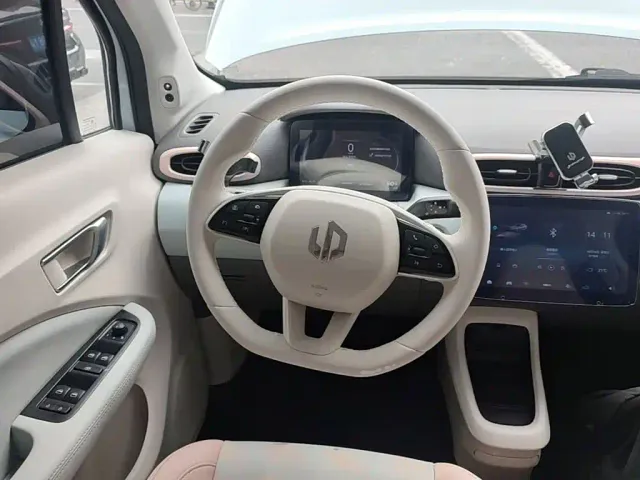 Leapmotor T03 — Фото автомобиля 10