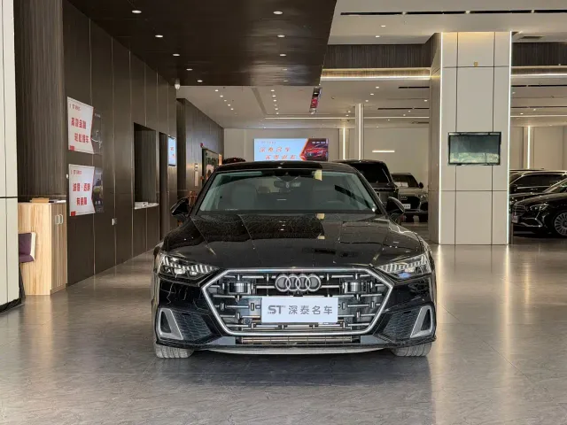 Audi A7L — Фото автомобиля 2