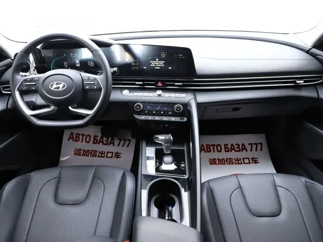 Hyundai Elantra — Фото автомобиля 13