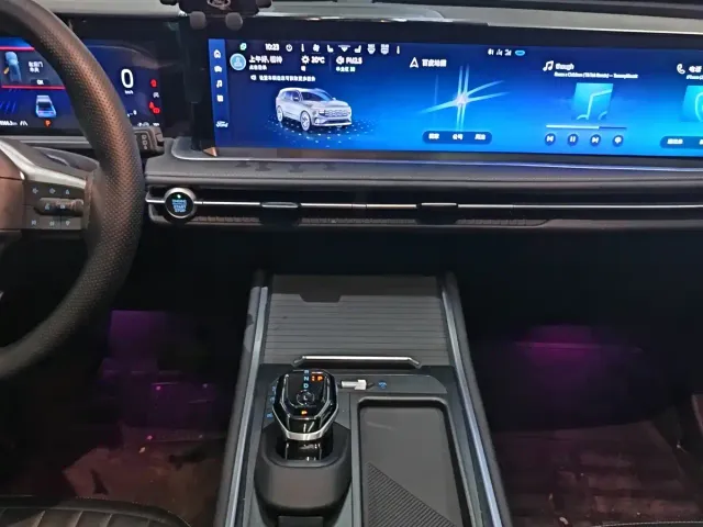 Ford Edge — Фото автомобиля 6