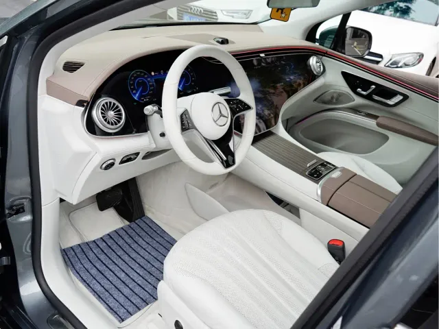 Mercedes-Benz EQS SUV — Фото автомобиля 11