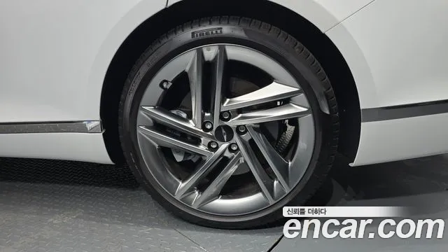 Genesis G80 RG3 — Фото автомобиля 6