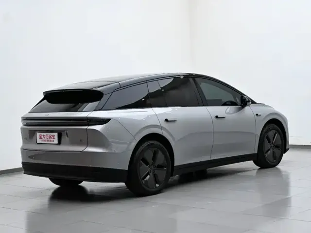 Li Auto Li Auto i6 2025 2WD Base Model — Фото автомобиля 7